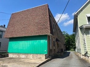 44 Broad St