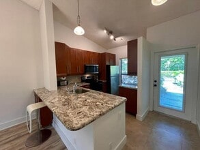 Building Photo - 3054 S Oakland Forest Dr