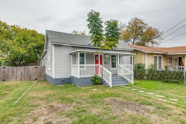 Building Photo - CHARMING 3-BEDROOM IN DENVER HEIGHTS