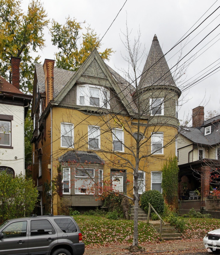 Building Photo - 328 Stratford Ave