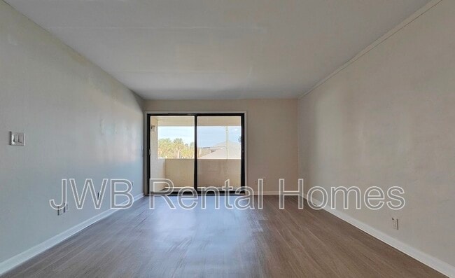 Foto del edificio - 1000 3rd St