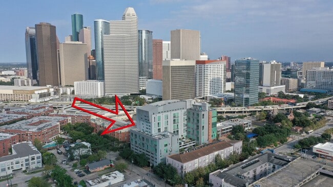 Building Photo - 2000 Bagby St