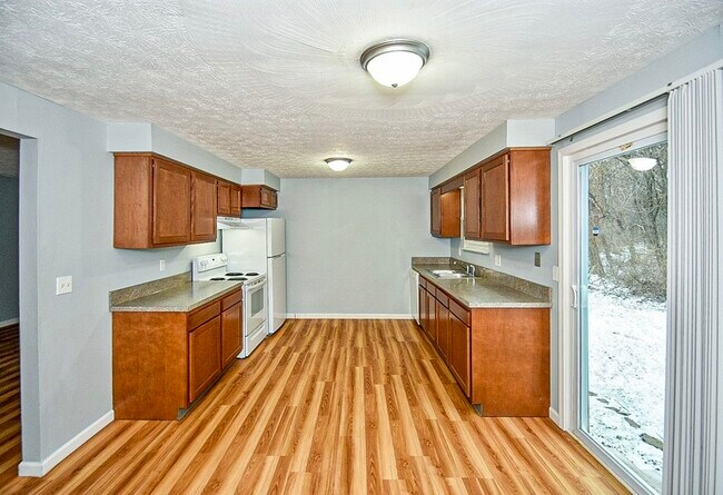 Foto del edificio - 13636 Mogadore Ave NW