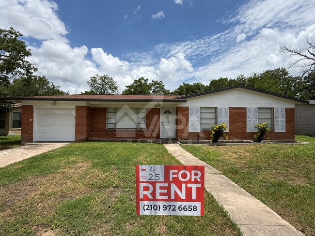 Photo - 4511 Diamondhead Dr House
