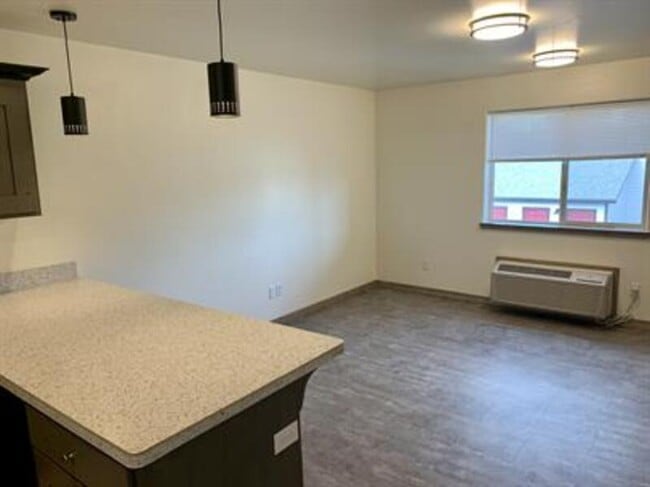 Building Photo - 1048 Enterprise Dr