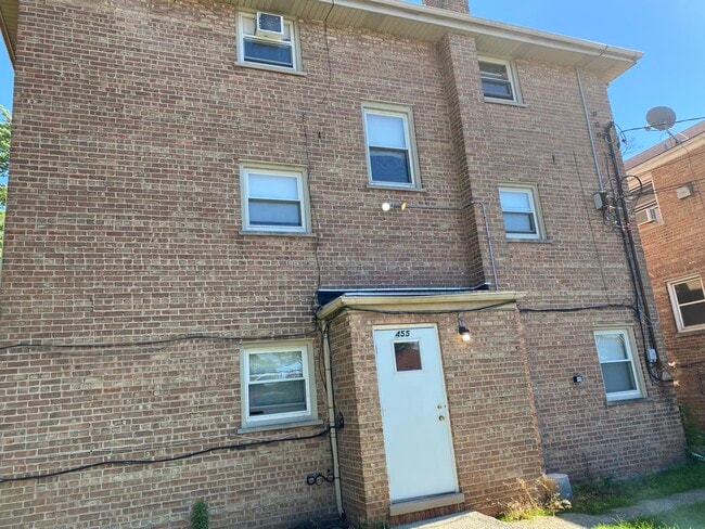 Building Photo - 455 W 144th St