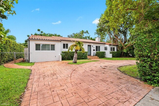 Building Photo - 4 br, 2 bath House - 10317 N Miami Ave