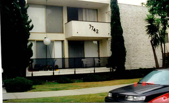 Primary Photo - 7742 Paseo Del Rey