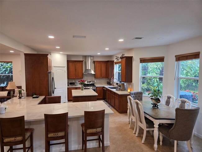 Building Photo - 383 Berenger Walk