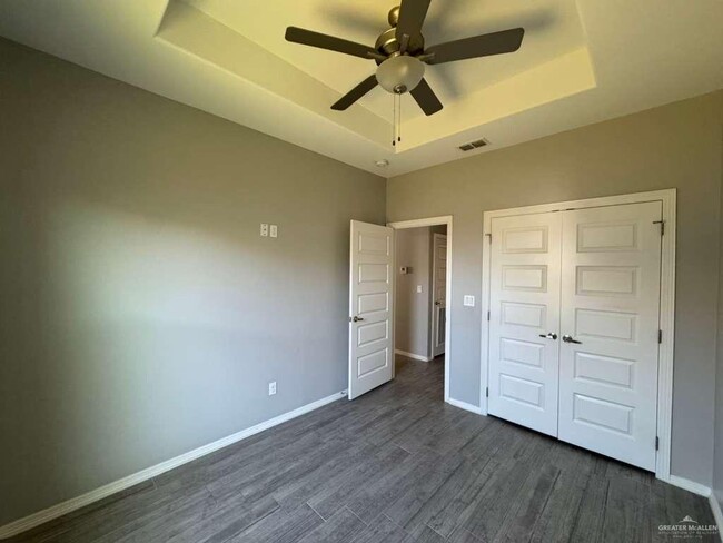 Building Photo - 6 N Winona Dr
