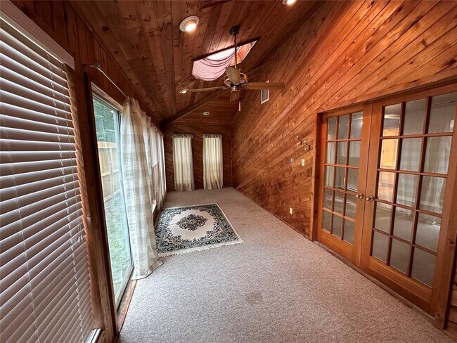 Building Photo - 15127 Forest Lodge Dr