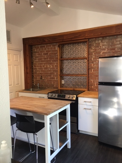 Kitchen - 3353 Lawrence St
