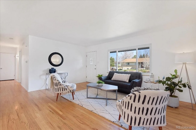Foto del edificio - 7896 E Jefferson Pl