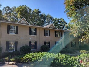 Building Photo - 100 Downing Way