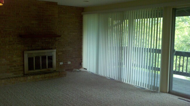 Foto del edificio - 5532 E Lake Dr