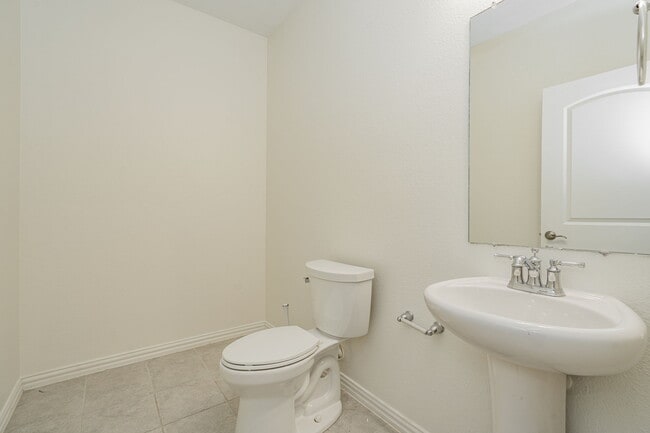 Building Photo - 347 Meredith Dr