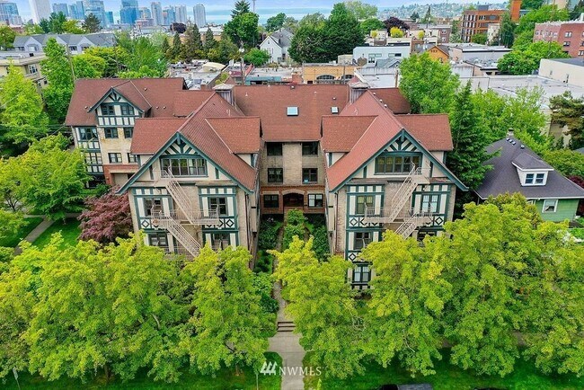 Foto del edificio - 409 16th Ave E