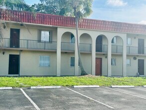 Building Photo - 6054 Forest Hill Blvd