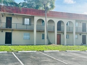 Building Photo - 6054 Forest Hill Blvd