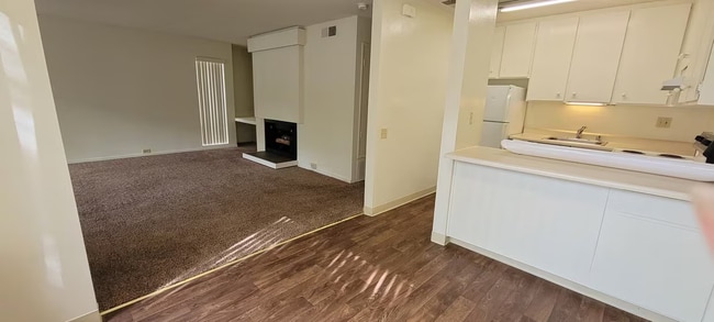 Building Photo - Governor's Square Apartments