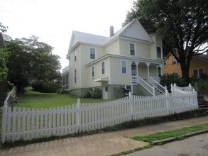 Building Photo - 125 Poplar St NW