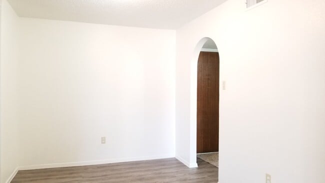 Building Photo - HOME ON QUIET STREET NEAR HOSPITAL