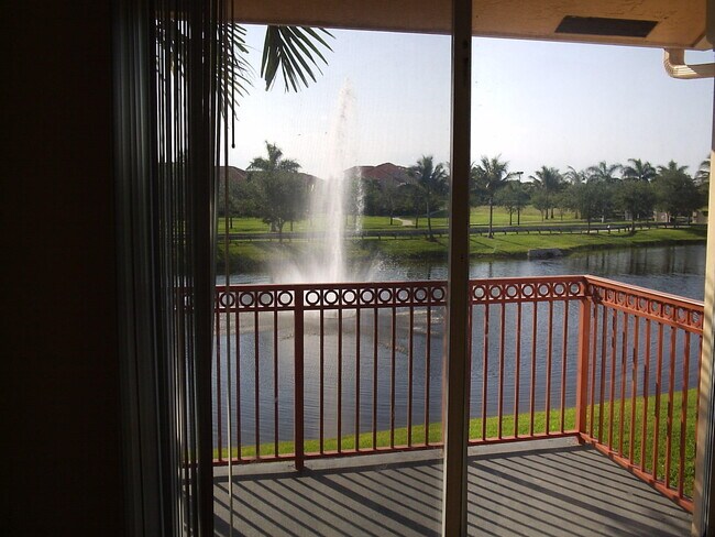 Foto del edificio - 2026 Alta Meadows Ln