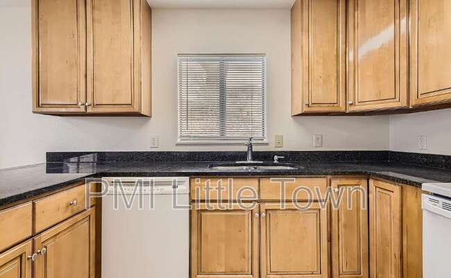 Foto del edificio - 256 W Jefferson Ave