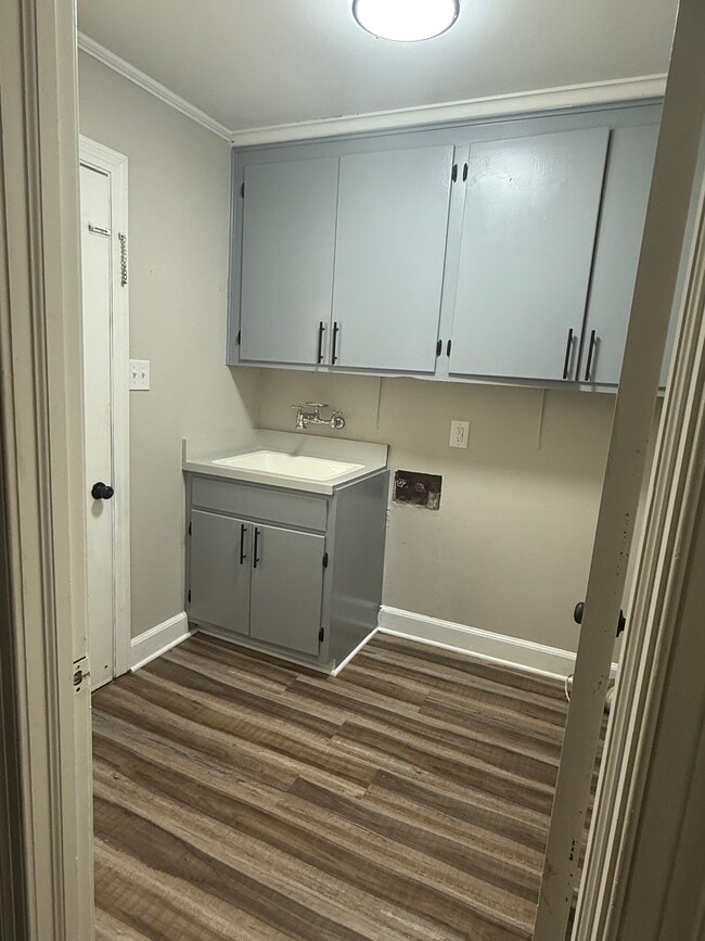 Building Photo - 1327 Old Wilson Rd