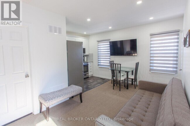 Photo du bâtiment - 231 Front St S