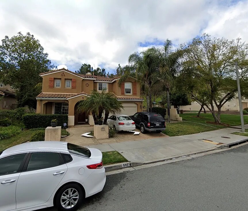 Primary Photo - 992 Yosemite Dr