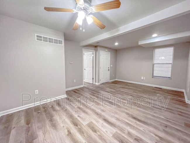 Foto del edificio - 534 Forest Ave
