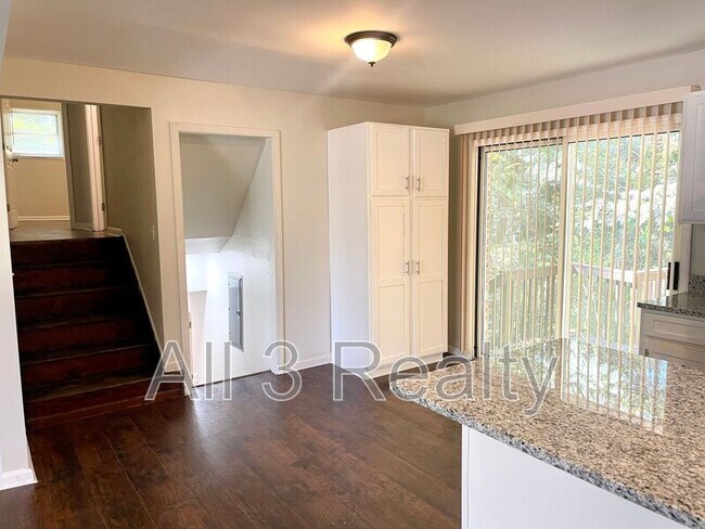 Foto del edificio - 5435 Winstead Ct SW