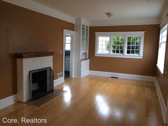 Foto del edificio - 6228 SW Hood Ave