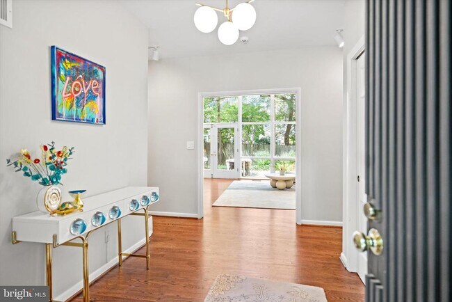 Foto del edificio - 3721 Huntington St NW