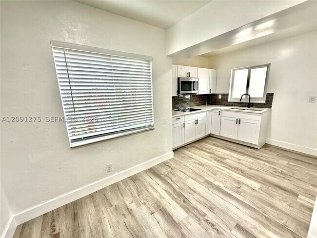 Foto del edificio - 2337 SW 17th Ave