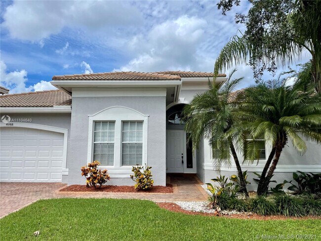 Foto del edificio - 4988 SW 183rd Ave