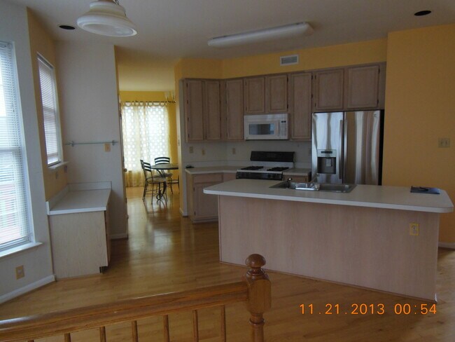 Foto del edificio - "COMING SOON" Spacious 4 + 2.5 SFH + Renov...