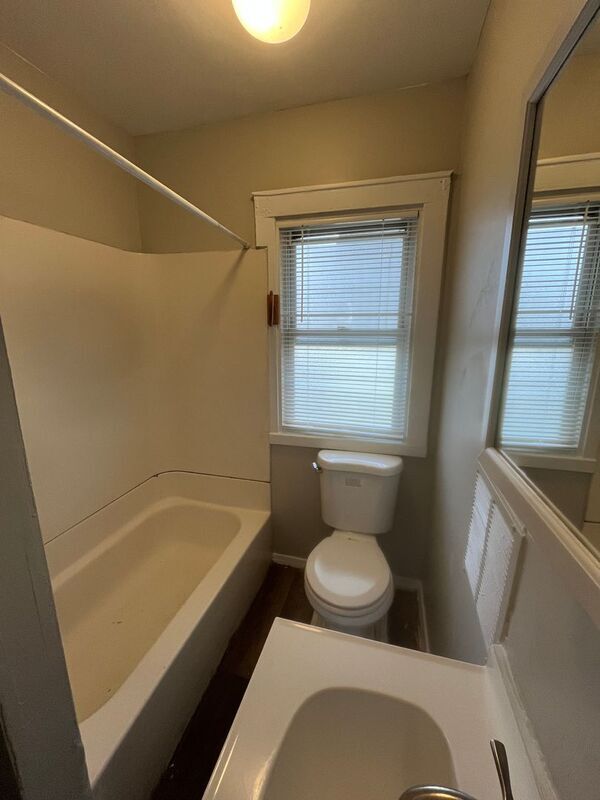 Foto del edificio - 430 Thurston Rd