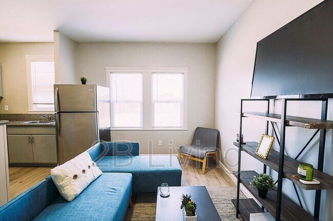 Foto del edificio - 2308 Foothill Blvd