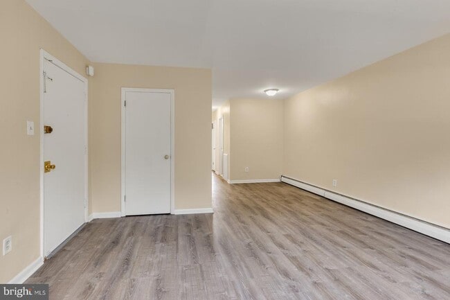 Building Photo - 5990 Henry Ave