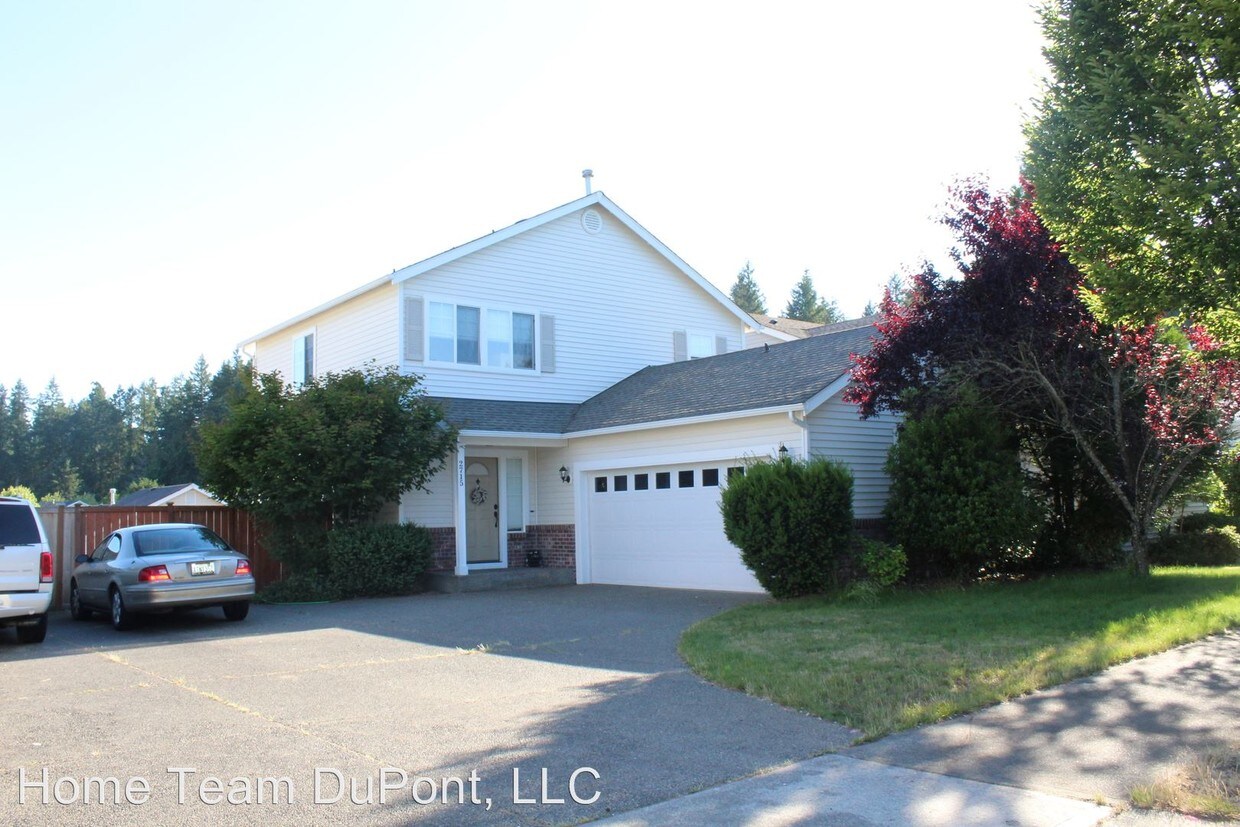 3 br, 2.5 bath House 2715 Arnold St House Rental in DuPont, WA