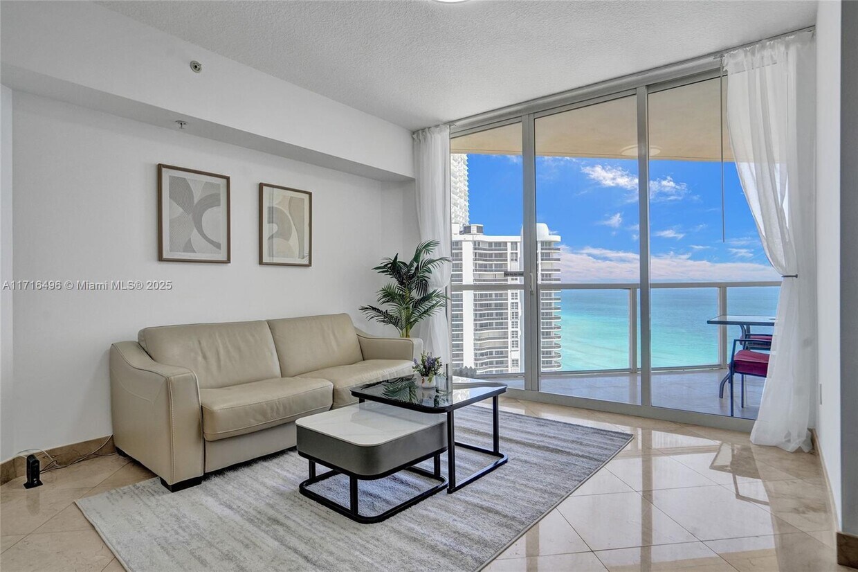 Primary Photo - 16699 Collins Ave