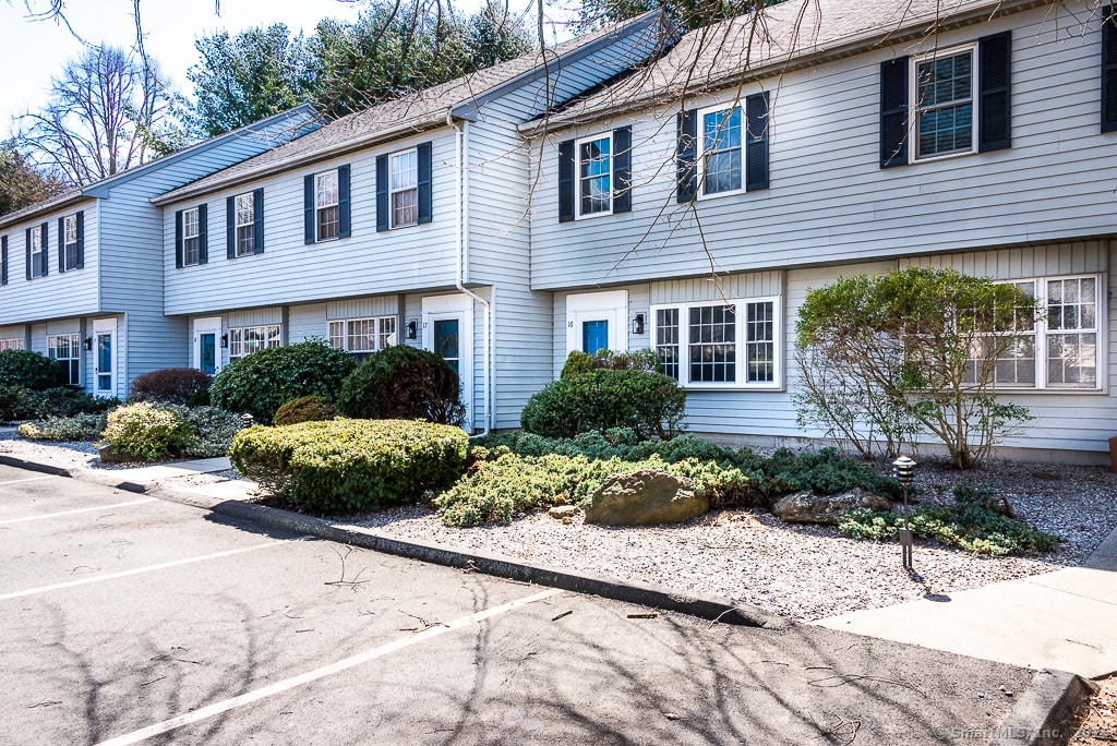 Primary Photo - 16 Brantwood Dr