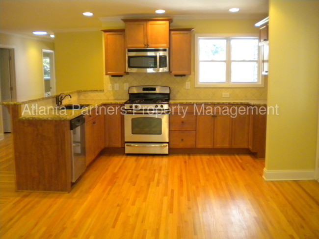 Building Photo - 4767 Lavista Rd