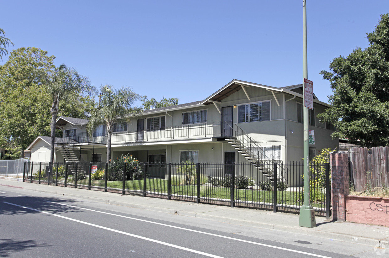 Foto principal - 8500 Bancroft Ave