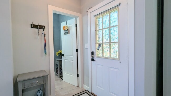Building Photo - 40 N Golfview Ct