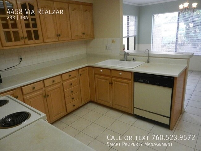 Building Photo - 4458 Via Realzar