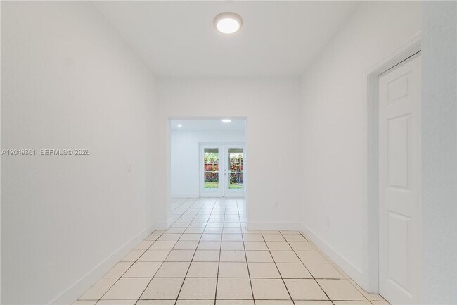Foto del edificio - 6130 Flagler St