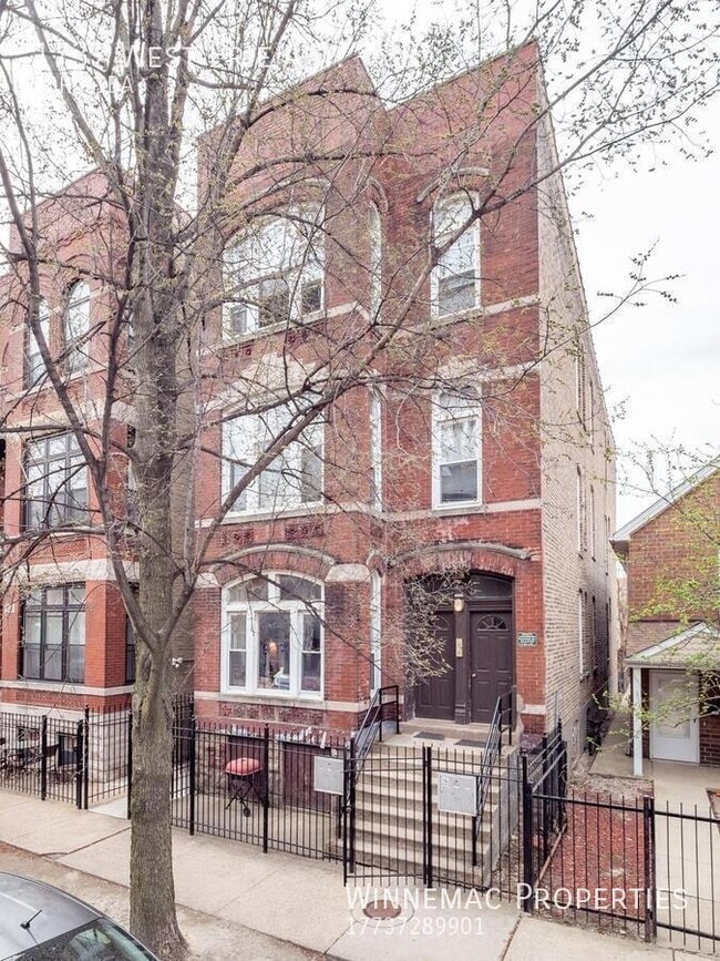 Building Photo - 1737 W Erie St
